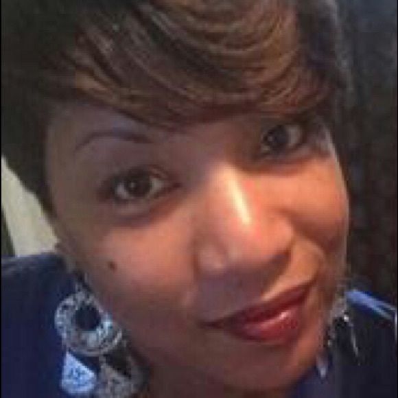 Meet your Posher, Cynthia - Picture 1 of 1